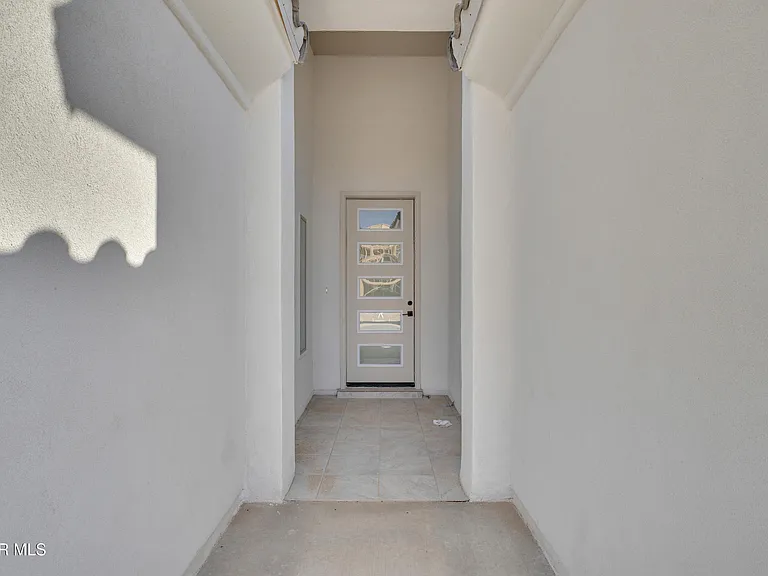 12716 Middlesbrough Ave — Photo 3