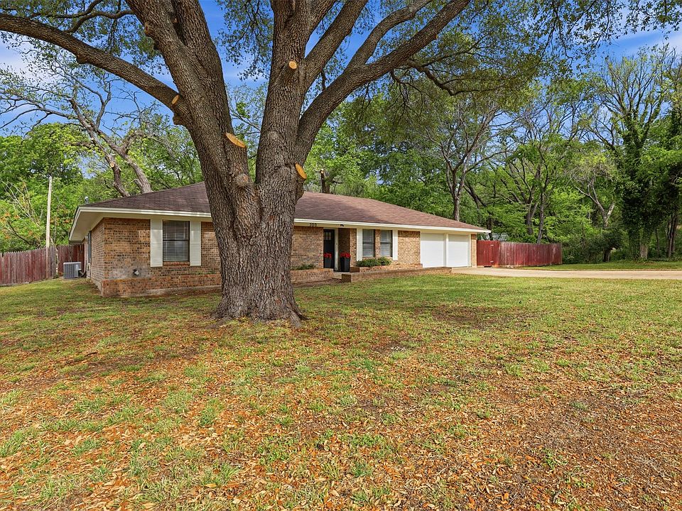 1st image of 300 Hidden Valley Dr