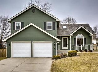 7308 Erika Ct, Pleasant Valley, MO 64068