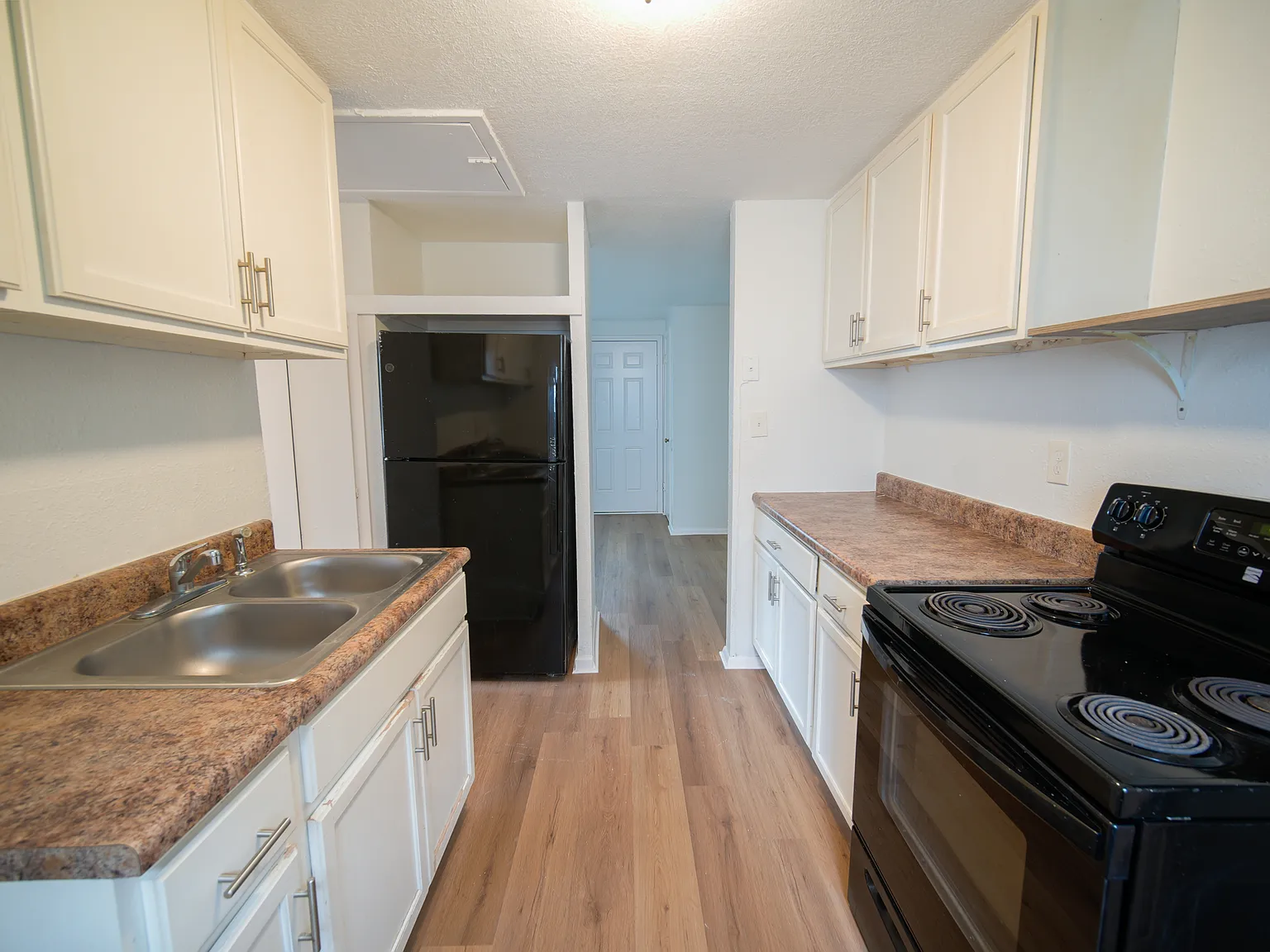 2 bed, $825 — Photo 3