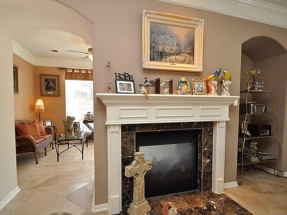 5th image of 2615 Lakeside Village Dr