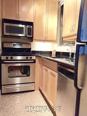 Rented by Town Residential | media 9