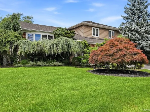 30 Harriet Drive, Syosset, NY 11791