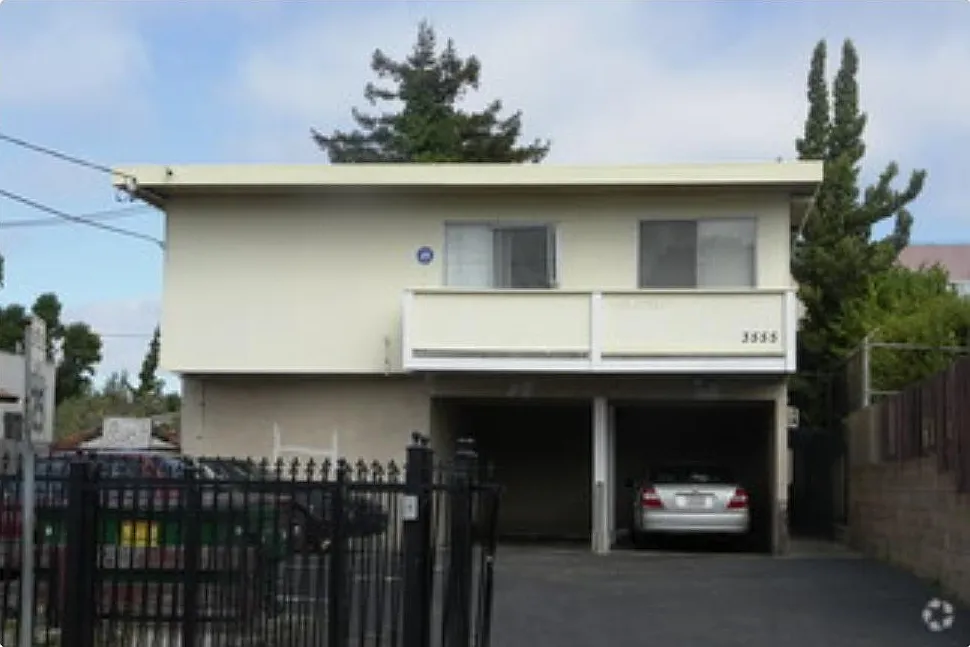 2 bed, 900 sqft, $2,195 — Photo 1