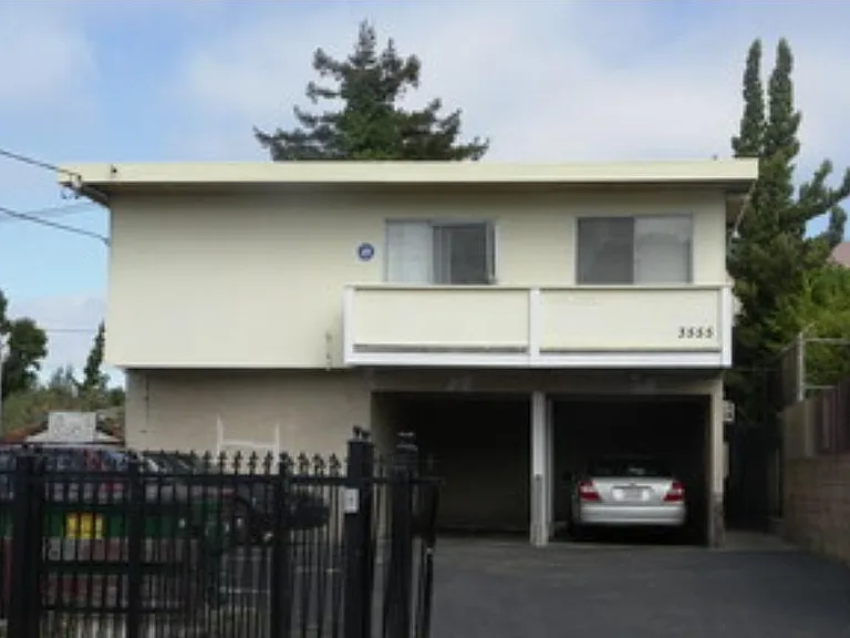 3555 Maple Ave #5 — Photo 1