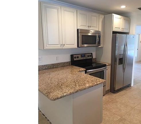 3rd image of 1371 Currier Cir