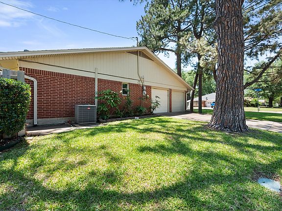 4th image of 815 Vail Dr