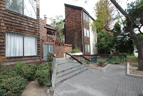 2nd image of 301 N Belmont St APT 303