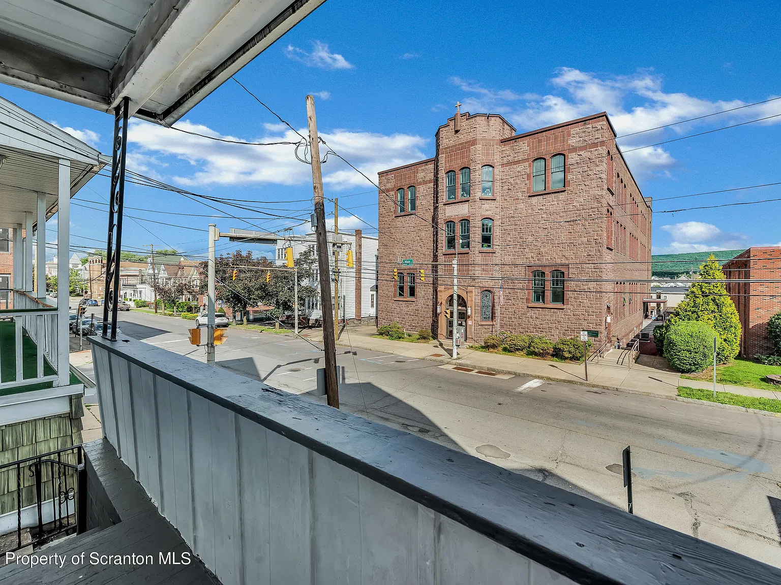 3 bed, 1.0 bath, 1500 sqft, $1,400 — Photo 4