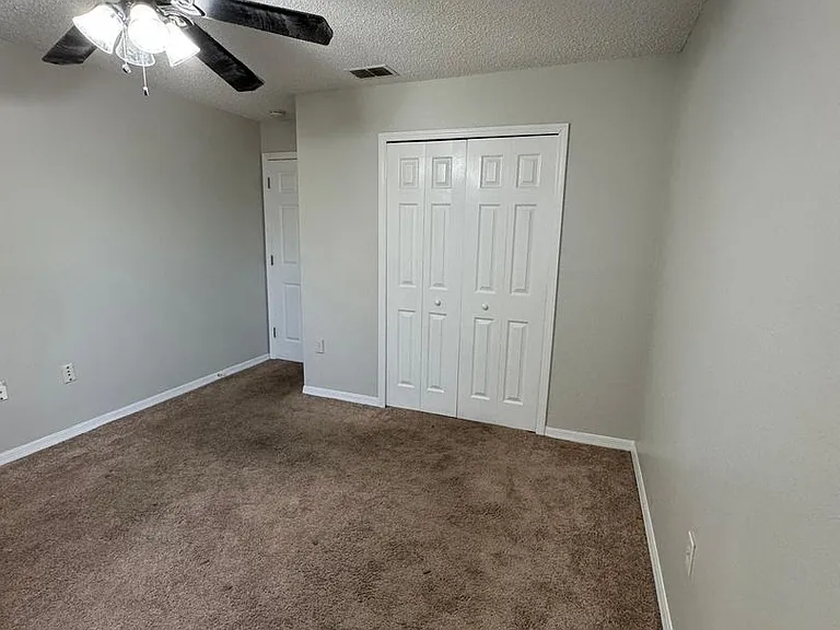 8039 Ridgeglen Cir E — Photo 28
