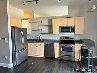 5677 S Park Pl #304 — Photo 3