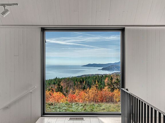 2nd image of 255 Rue Marie Rise