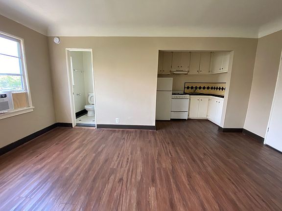 3rd image of 5400 Carlton Way APT 113
