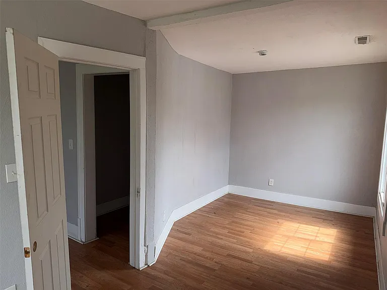 2174 Springle St — Photo 3
