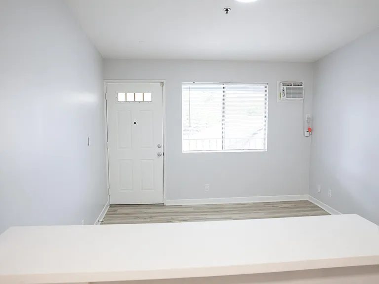 1132 N Cahuenga Blvd #6 — Photo 2