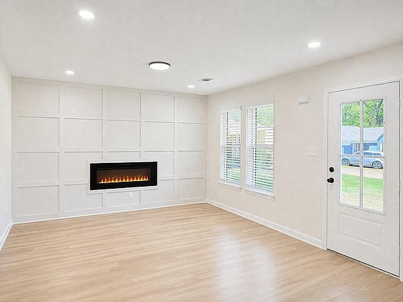 2nd image of 4570 Newton Dr