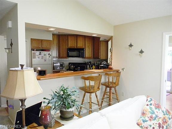 3rd image of 5247 Parkhurst Dr