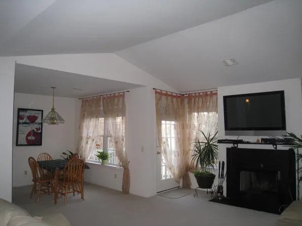 11 Evergreen Dr APT 64, Clifton, NJ 07014