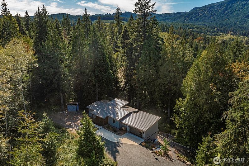 3rd image of 697 Axelson Road