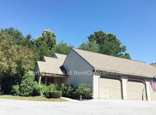 535 Roslaire Dr, Hummelstown, PA 17036