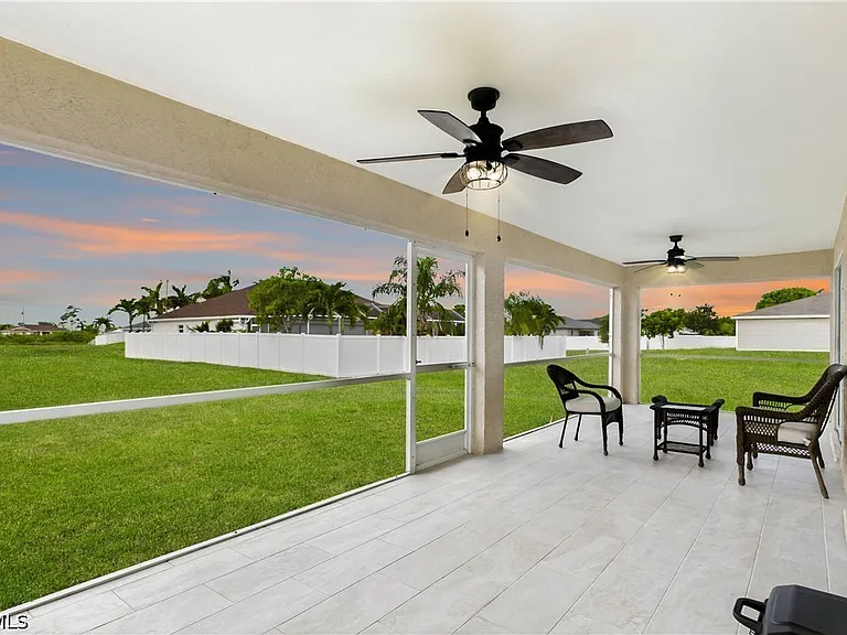 1728 NW 18th St — Photo 4