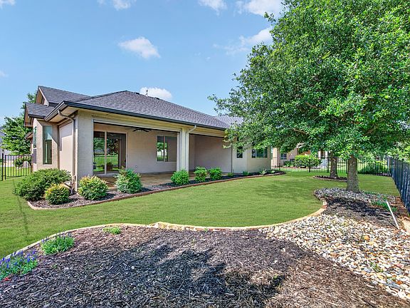4th image of 9508 Rivercrest Dr