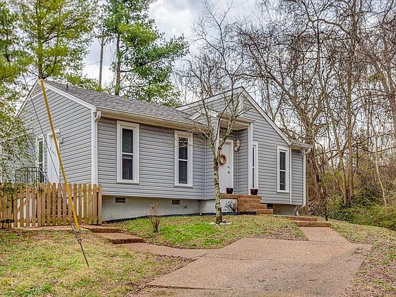 2nd image of 2001 Farley Pl