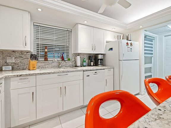 4th image of 303 N Riverside Drive #503