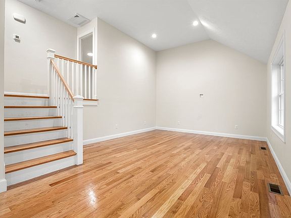 2nd image of 58 Hollis St