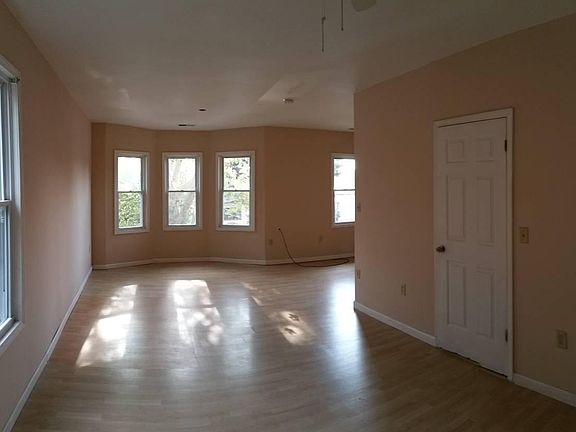 3rd image of 265 N Ogden St