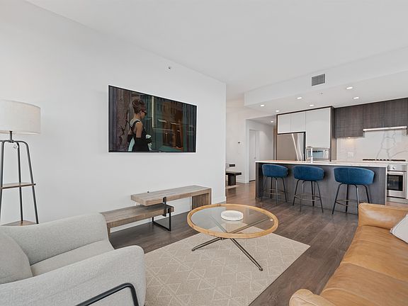 5th image of 567 Clarke Rd #3206