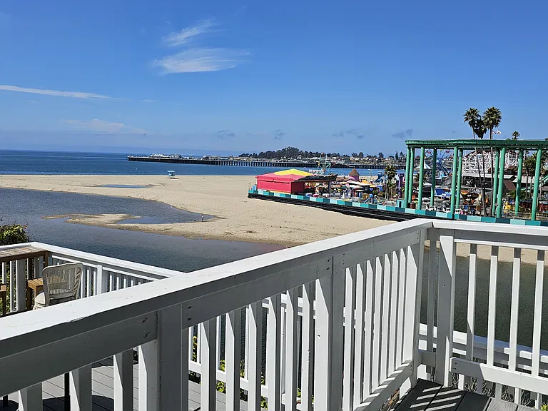 1114 E Cliff Dr #6 — Photo 6