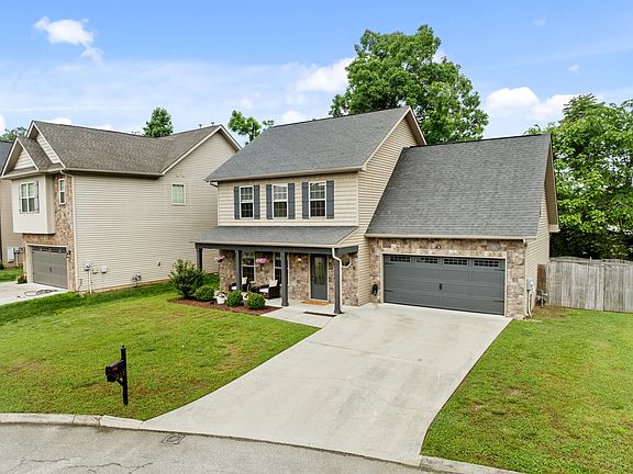 3rd image of 1208 Dark Creek Ln