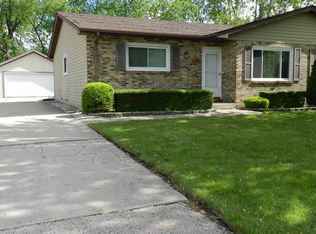 3770 Johns Manville Ave, Gurnee, IL 60031