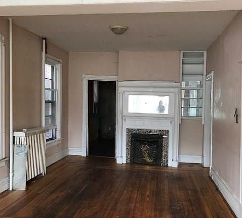 4th image of 817 2nd Ave