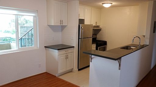 3rd image of 441 N Virgil Ave APT 03