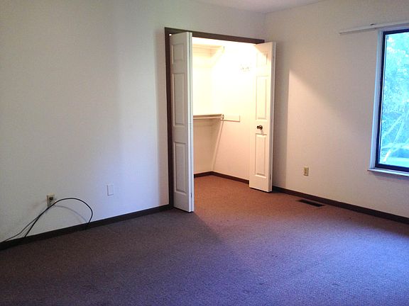 5th image of 611 Portage Lakes Dr