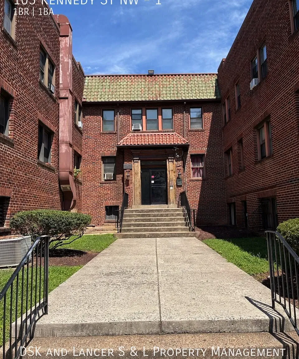 1 Bedroom Near Fort Totten Metro — Photo 1