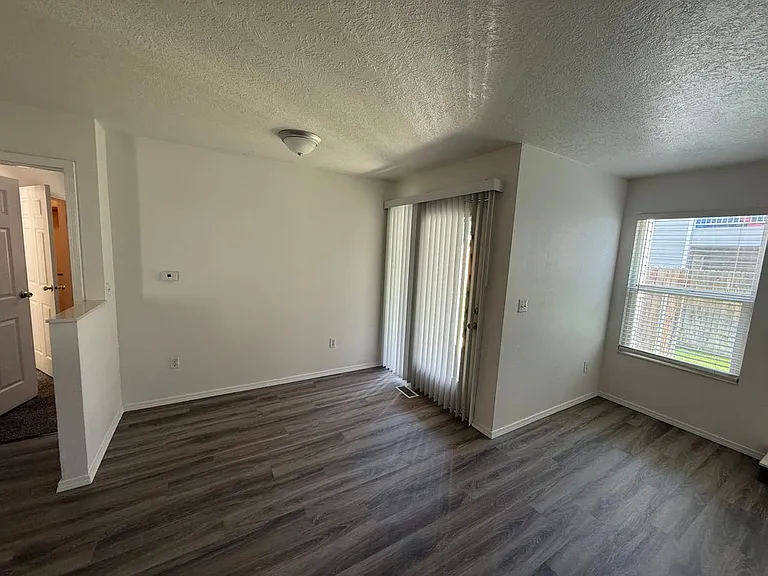 553 S Workland Ln #102 — Photo 3