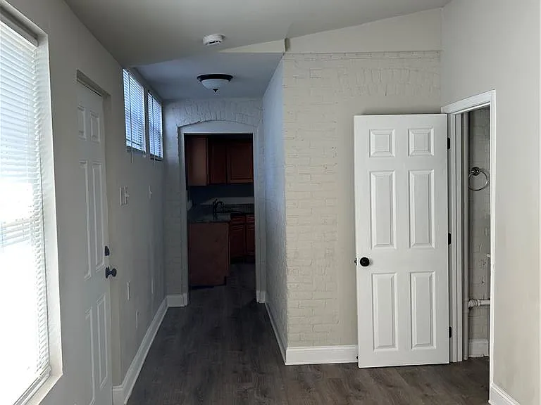 2406 Birch St — Photo 9