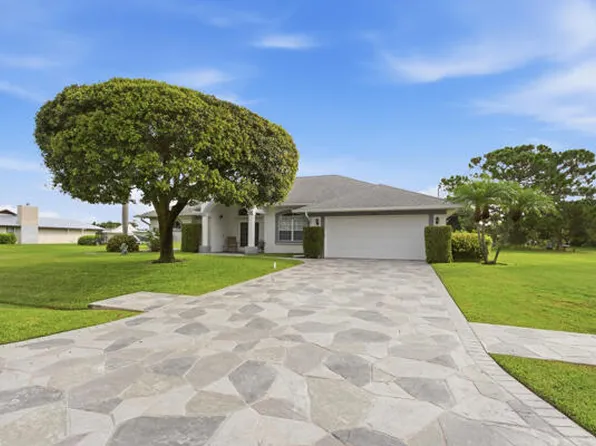 2201 SE BOWIE Street, Port St Lucie, FL 34952