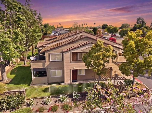 5004 Los Morros Way Unit 2, Oceanside, CA 92057