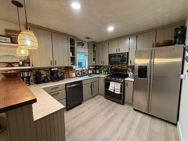 2372 Lakewood Dr NW — Photo 6