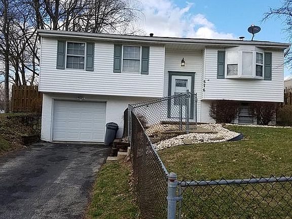 3rd image of 576 Fairfield Dr