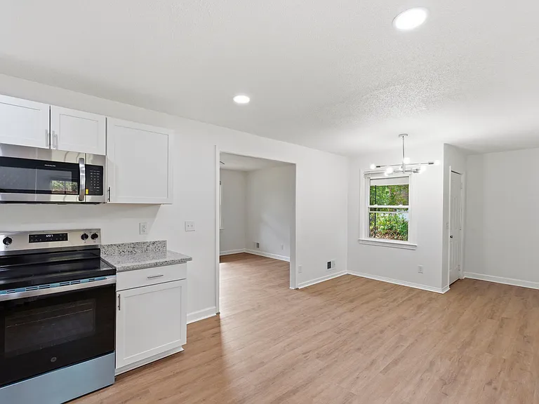 1012 Starmount Dr — Photo 11