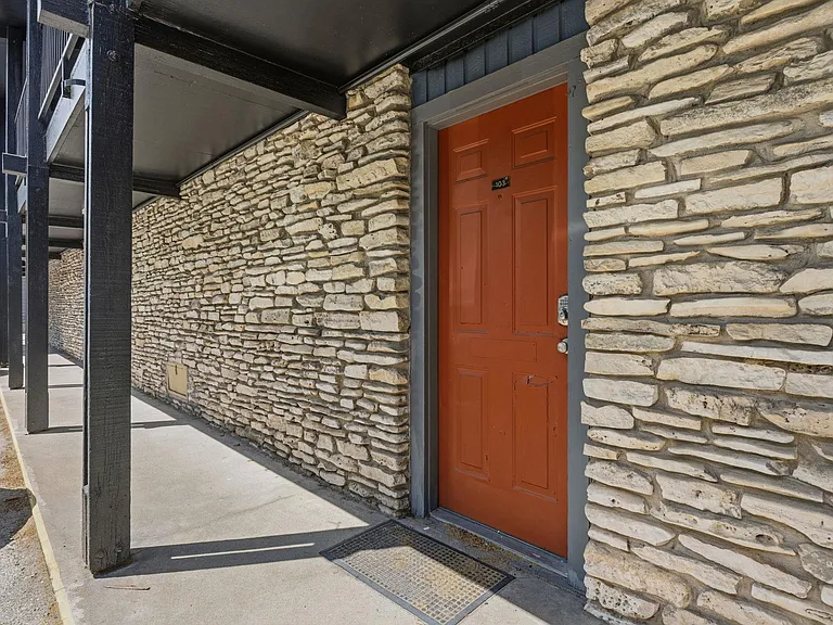 2910 Medical Arts St #101B — Photo 18