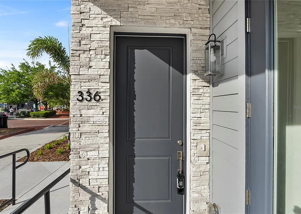 336 Center Lake Ln #336