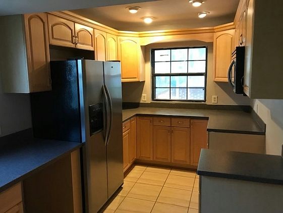 2nd image of 346 SE Evergreen Dr