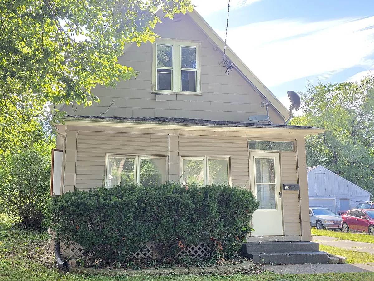 Building Photo - 1712 N Broadway St