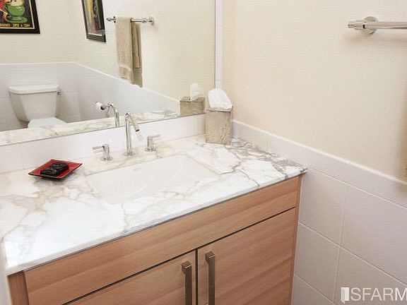4th image of 555 4th St Unit 424